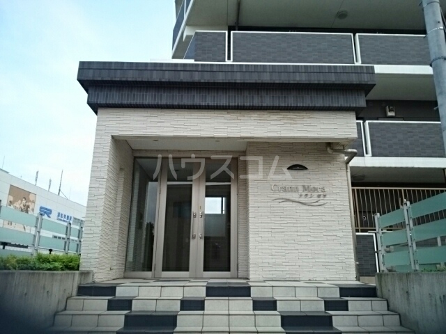 24/30 エントランス