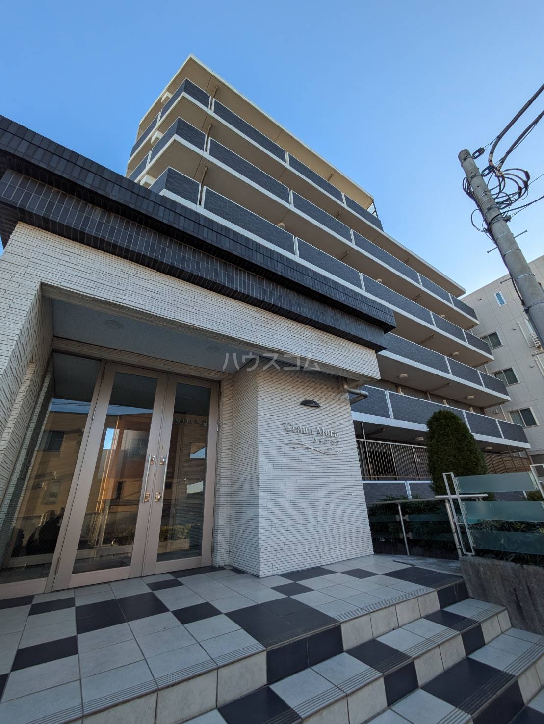 26/30 エントランス