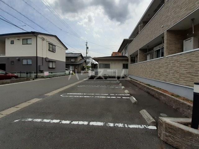 16/23 駐車場
