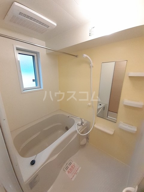 13/30 浴室