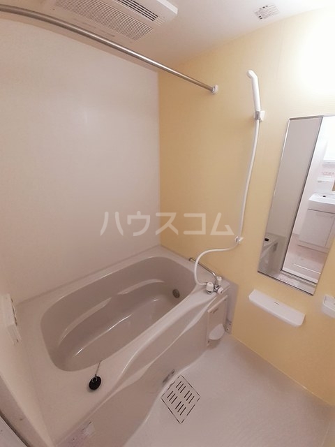 13/28 浴室