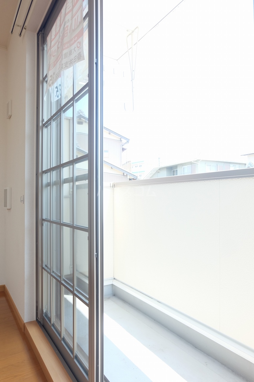 18/28 バルコニー