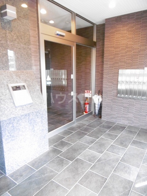 25/30 エントランス