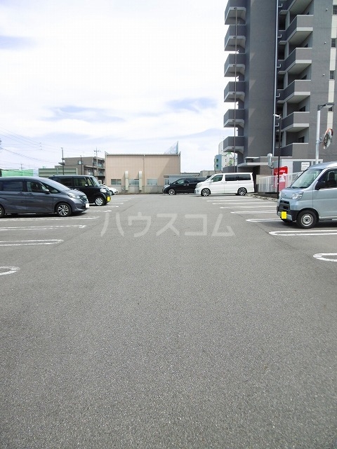 3/7 駐車場