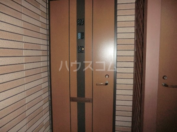 18/24 エントランス