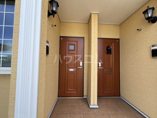 23/30 エントランス