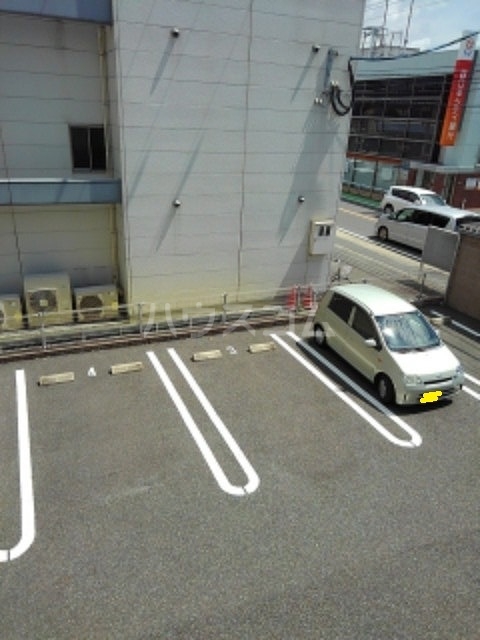 14/20 駐車場