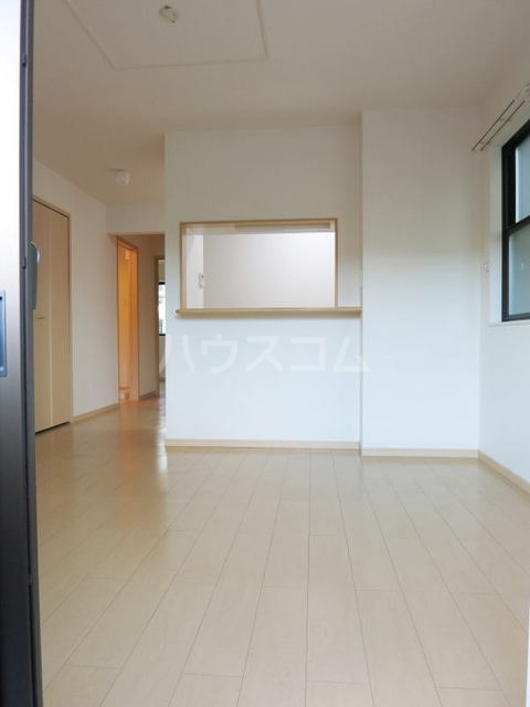 27/30 エントランス