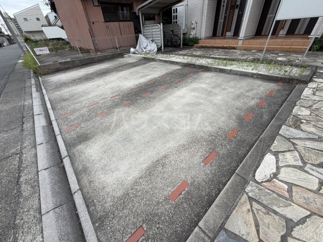 22/30 駐車場