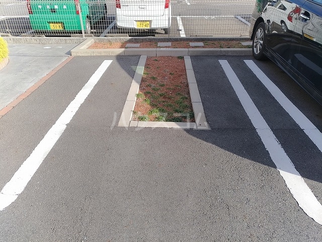 2/10 駐車場