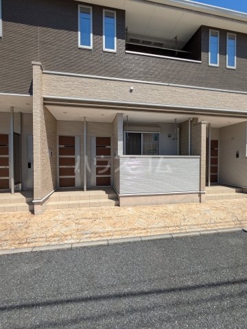 16/27 エントランス