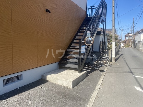 23/23 エントランス