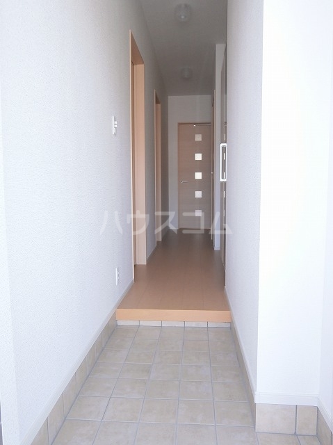 24/30 エントランス