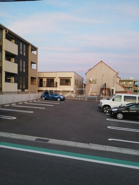 17/23 駐車場