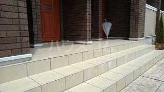 15/23 エントランス