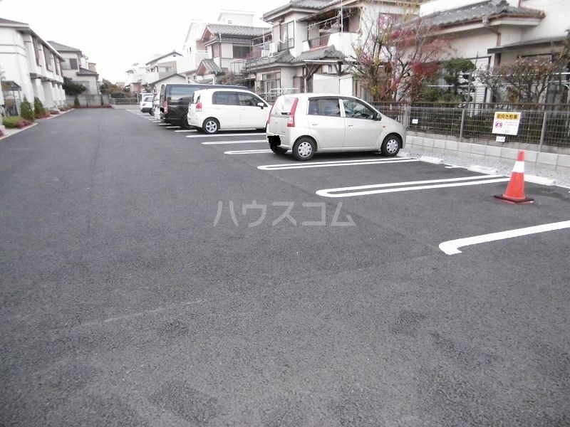 28/30 駐車場