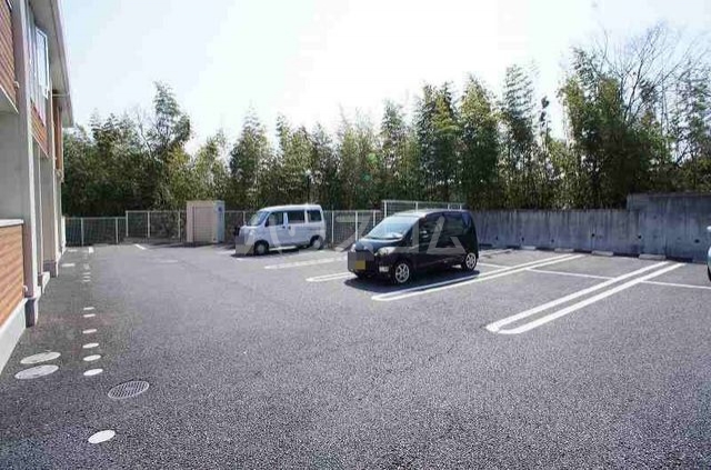22/30 駐車場