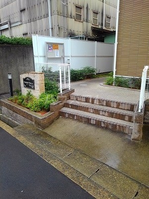 18/24 エントランス