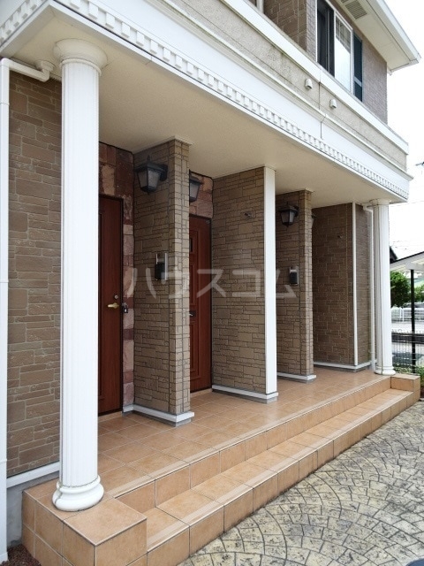 18/26 エントランス