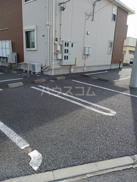 2/13 駐車場