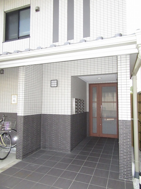 17/23 エントランス