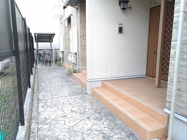 15/21 エントランス