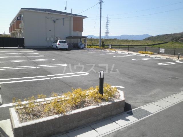 16/23 駐車場