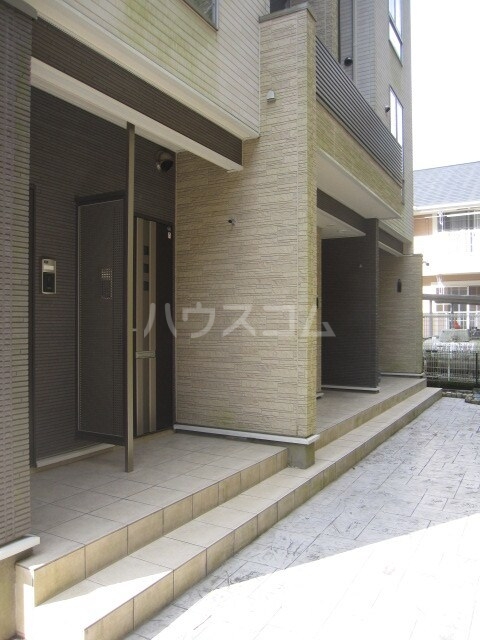 14/20 エントランス