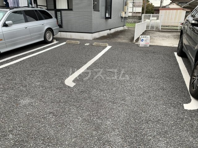 28/30 駐車場