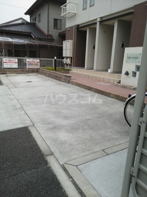 15/21 駐車場