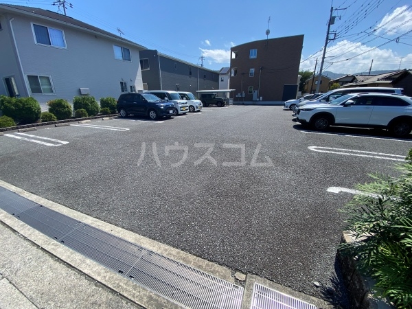 26/30 駐車場
