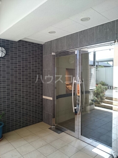 19/28 エントランス