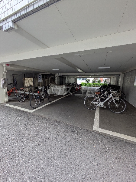 22/30 エントランス