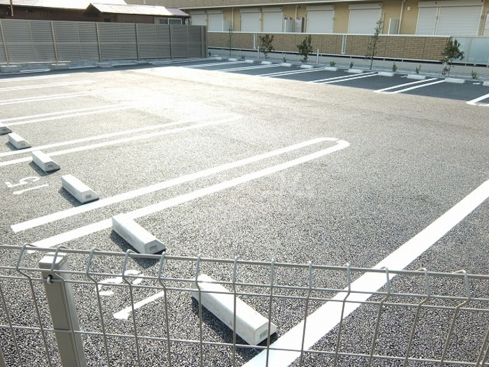 23/25 駐車場