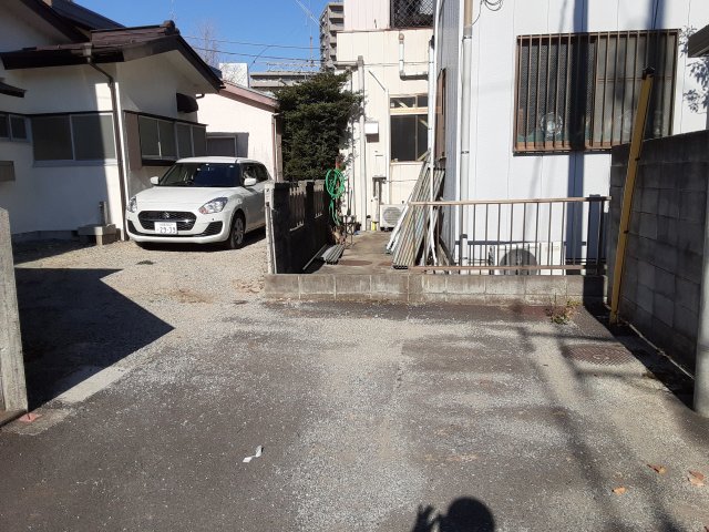 3/3 駐車場