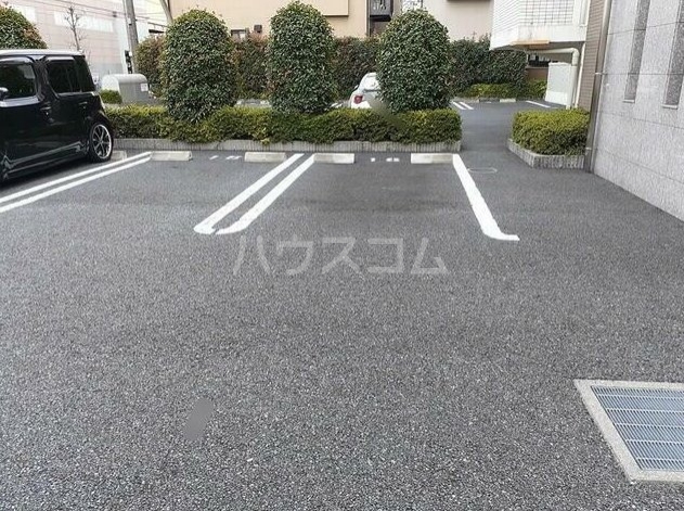 22/27 駐車場