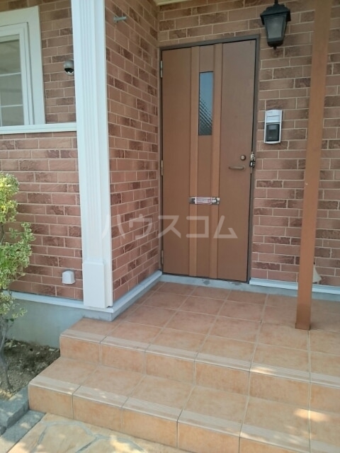 19/27 エントランス