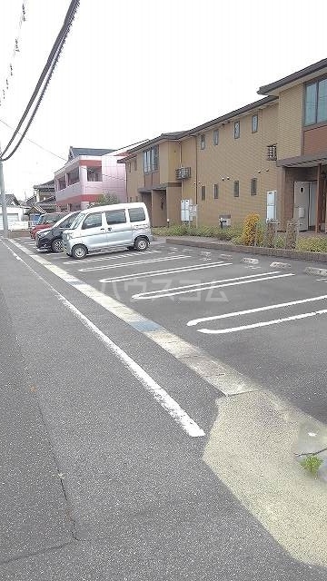 14/17 駐車場