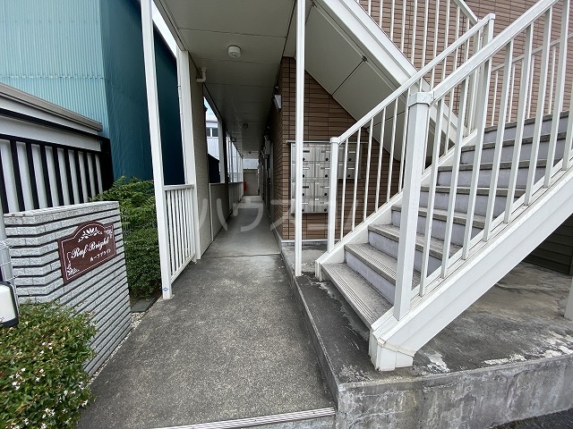 22/30 エントランス