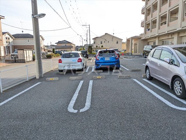 25/30 駐車場