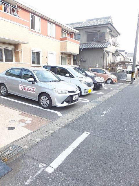 22/29 駐車場
