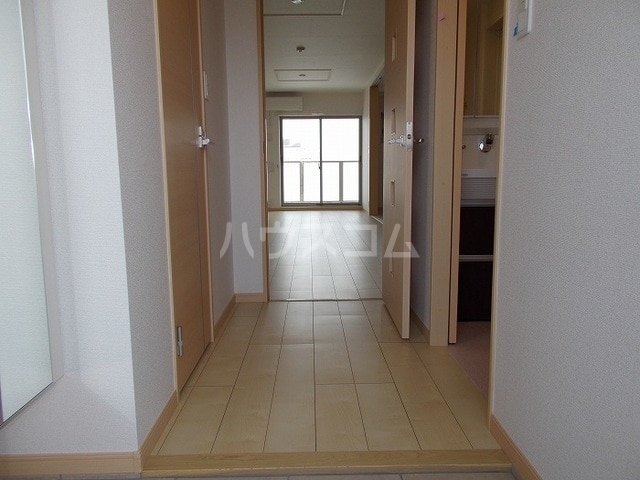 20/30 エントランス