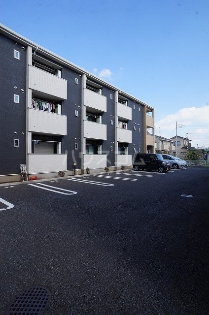23/30 駐車場