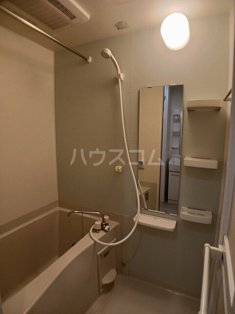 13/30 浴室