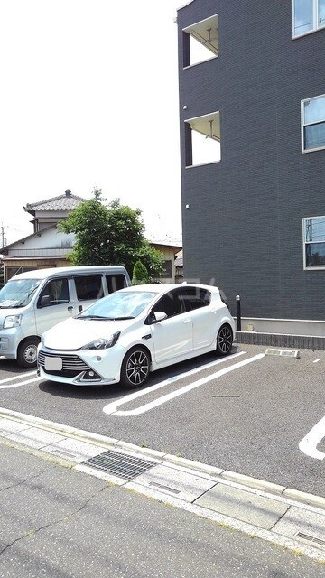 27/30 駐車場