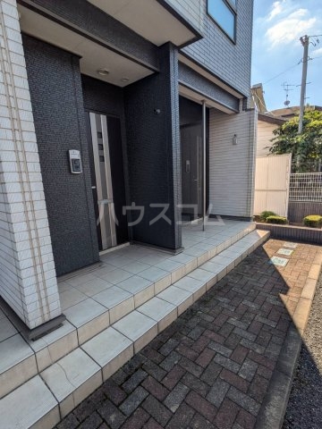 24/30 エントランス