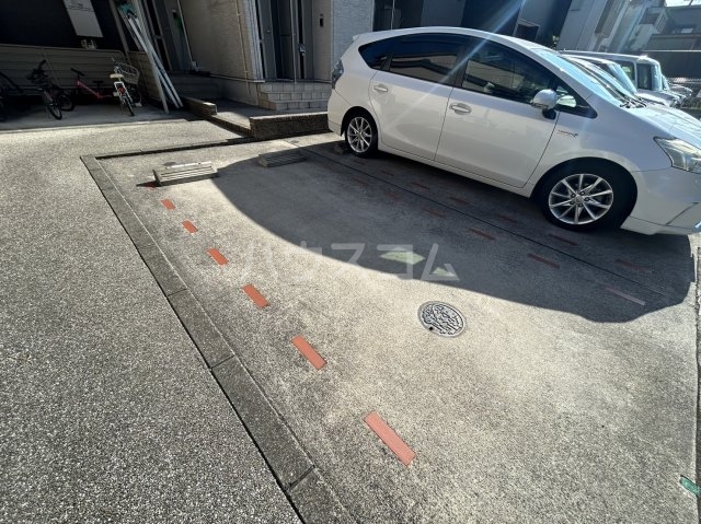 22/30 駐車場
