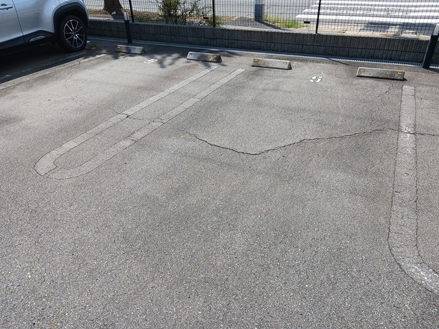 18/24 駐車場