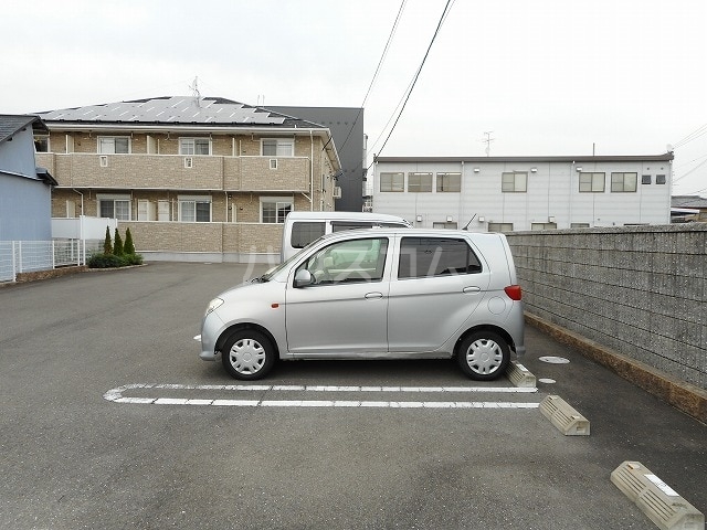 20/28 駐車場