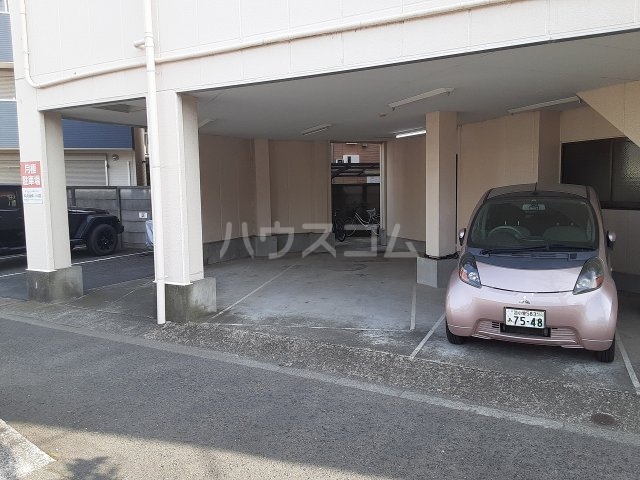 2/5 駐車場